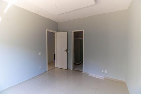 Casa de condomínio à venda com 70m², 2 quartos e 2 vagas Casa de condomínio à venda com 70m², 2 quartos e 2 vagasSuíte