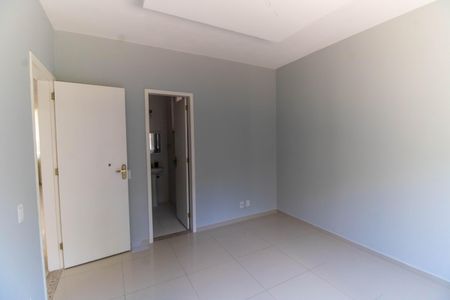 Casa de condomínio à venda com 70m², 2 quartos e 2 vagas Casa de condomínio à venda com 70m², 2 quartos e 2 vagasSuíte
