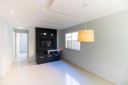 Sala de casa de condomínio à venda com 2 quartos, 70m² em Várzea das Moças, Niterói