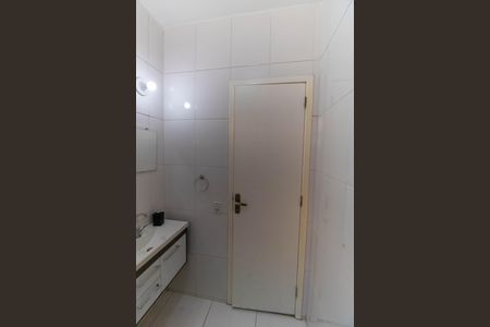 Casa de condomínio à venda com 70m², 2 quartos e 2 vagas Casa de condomínio à venda com 70m², 2 quartos e 2 vagasBanheiro Social