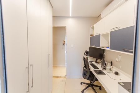 Apartamento à venda com 126m², 3 quartos e 1 vaga Apartamento à venda com 126m², 3 quartos e 1 vagaEscritório