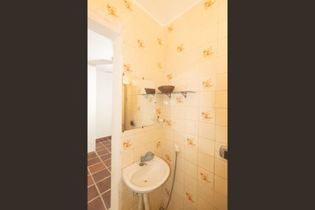 Casa para alugar com 500m², 3 quartos e 4 vagas Casa para alugar com 500m², 3 quartos e 4 vagasBanheiro da Suíte 1