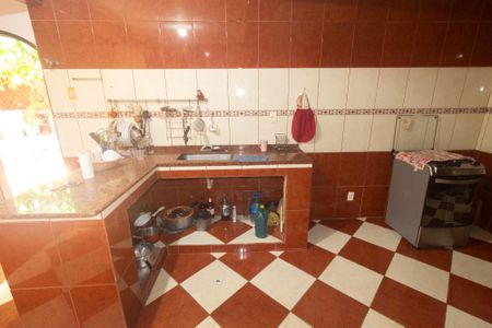 Casa para alugar com 500m², 3 quartos e 4 vagas Casa para alugar com 500m², 3 quartos e 4 vagasCozinha