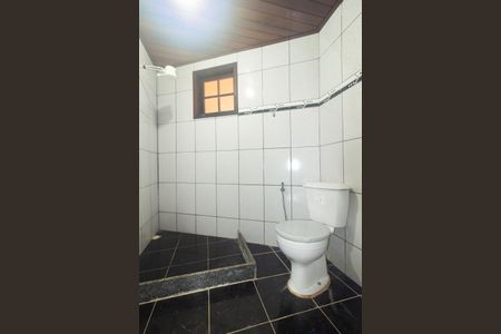 Casa para alugar com 500m², 3 quartos e 4 vagas Casa para alugar com 500m², 3 quartos e 4 vagasBanheiro da Suíte 2
