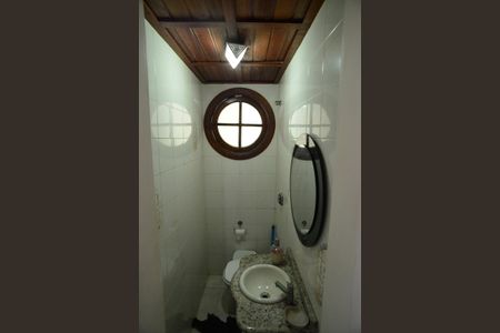 Casa de condomínio à venda com 142m², 3 quartos e 2 vagasLavabo