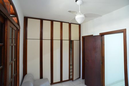 Casa de condomínio à venda com 142m², 3 quartos e 2 vagasSuíte