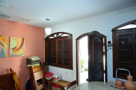 Casa de condomínio à venda com 142m², 3 quartos e 2 vagasSala