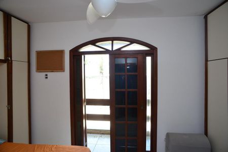 Casa de condomínio à venda com 142m², 3 quartos e 2 vagasSuíte