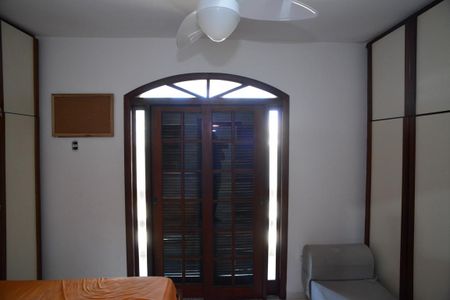 Casa de condomínio à venda com 142m², 3 quartos e 2 vagasSuíte