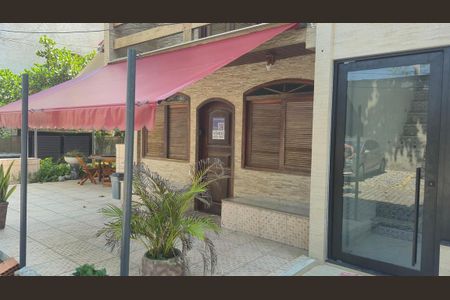 Casa de condomínio à venda com 142m², 3 quartos e 2 vagasPlaca Instalada