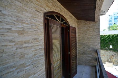 Casa de condomínio à venda com 142m², 3 quartos e 2 vagasVaranda Suíte
