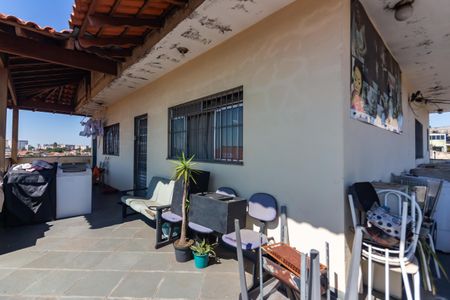 Casa à venda com 289m², 1 quarto e sem vagaQuintal