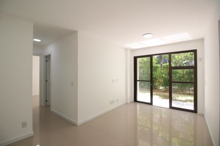 Sala de apartamento para alugar com 2 quartos, 96m² em Jacarepaguá, Rio de Janeiro