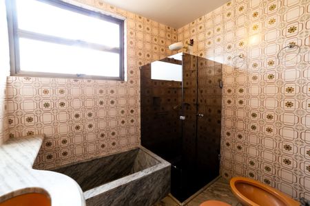 Apartamento para alugar com 263m², 4 quartos e 2 vagas Apartamento para alugar com 263m², 4 quartos e 2 vagasBanheiro Social 1