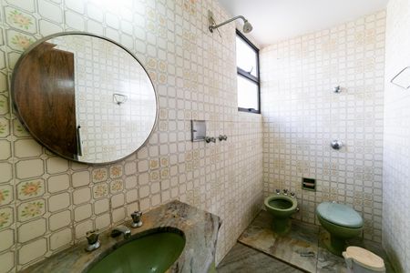 Apartamento para alugar com 263m², 4 quartos e 2 vagas Apartamento para alugar com 263m², 4 quartos e 2 vagasBanheiro Social 2