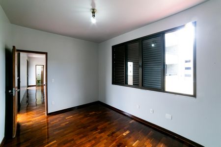 Apartamento para alugar com 263m², 4 quartos e 2 vagas Apartamento para alugar com 263m², 4 quartos e 2 vagasQuarto 3