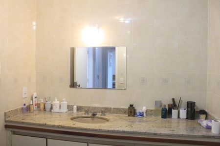 Apartamento à venda com 80m², 2 quartos e 1 vagaBanheiro 1