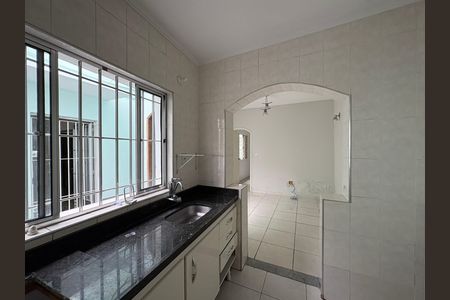 Casa à venda com 273m², 3 quartos e 5 vagas Casa à venda com 273m², 3 quartos e 5 vagasCozinha da Edícula