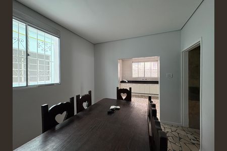 Casa à venda com 273m², 3 quartos e 5 vagas Casa à venda com 273m², 3 quartos e 5 vagasCopa