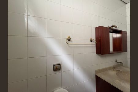 Casa à venda com 273m², 3 quartos e 5 vagas Casa à venda com 273m², 3 quartos e 5 vagasBanheiro