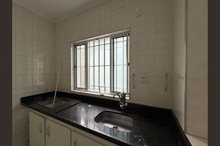 Casa à venda com 273m², 3 quartos e 5 vagas Casa à venda com 273m², 3 quartos e 5 vagasCozinha da Edícula