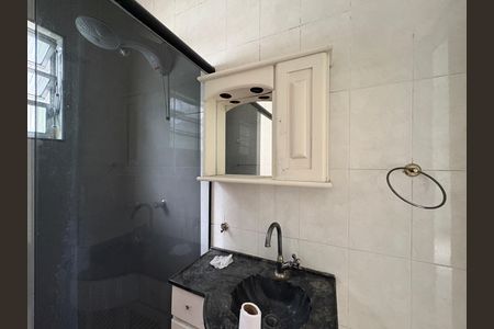 Casa à venda com 273m², 3 quartos e 5 vagas Casa à venda com 273m², 3 quartos e 5 vagasBanheiro da Edícula