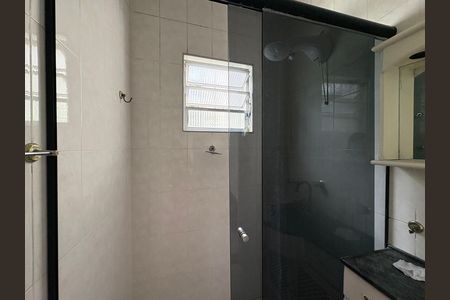 Casa à venda com 273m², 3 quartos e 5 vagas Casa à venda com 273m², 3 quartos e 5 vagasBanheiro da Edícula