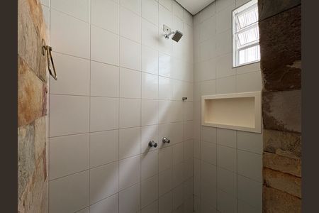 Casa à venda com 273m², 3 quartos e 5 vagas Casa à venda com 273m², 3 quartos e 5 vagasDetalhe do banheiro