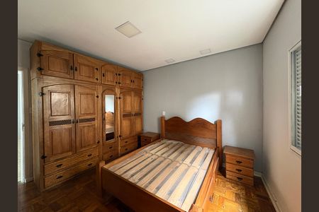Casa à venda com 273m², 3 quartos e 5 vagas Casa à venda com 273m², 3 quartos e 5 vagasQuarto 2