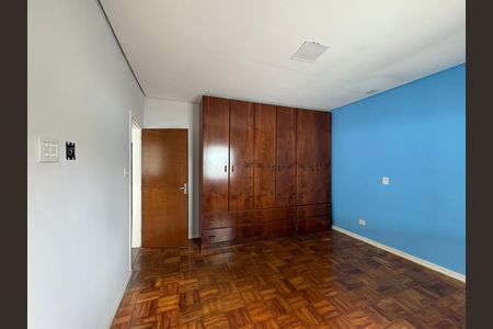 Casa à venda com 273m², 3 quartos e 5 vagas Casa à venda com 273m², 3 quartos e 5 vagasQuarto 1
