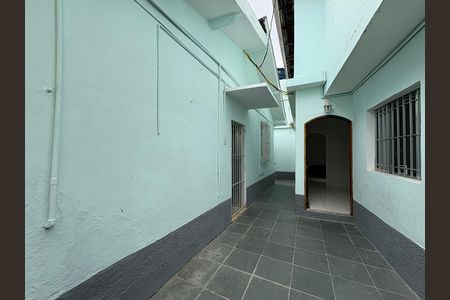 Casa à venda com 273m², 3 quartos e 5 vagas Casa à venda com 273m², 3 quartos e 5 vagasEntrada lateral