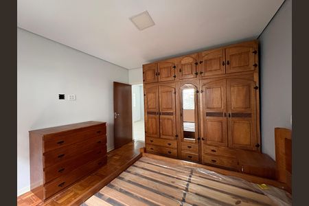 Casa à venda com 273m², 3 quartos e 5 vagas Casa à venda com 273m², 3 quartos e 5 vagasQuarto 2
