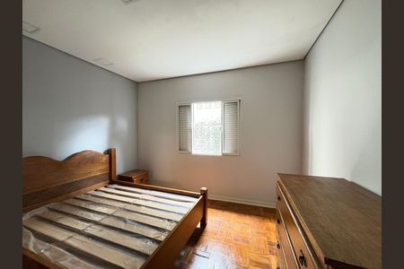 Casa à venda com 273m², 3 quartos e 5 vagas Casa à venda com 273m², 3 quartos e 5 vagasQuarto 2