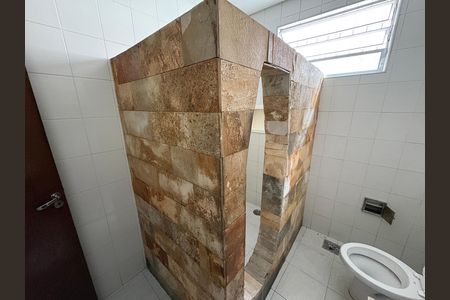 Casa à venda com 273m², 3 quartos e 5 vagas Casa à venda com 273m², 3 quartos e 5 vagasBanheiro