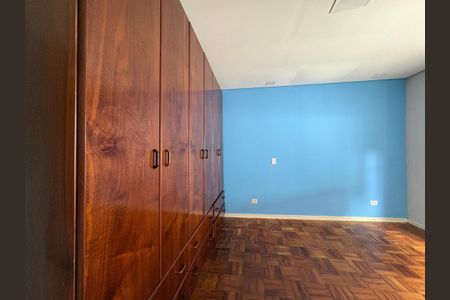 Casa à venda com 273m², 3 quartos e 5 vagas Casa à venda com 273m², 3 quartos e 5 vagasQuarto 1