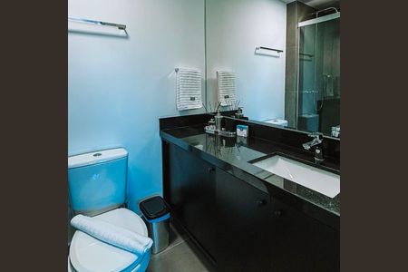 Banheiro de apartamento para alugar com 2 quartos, 67m² em Rio Branco, Porto Alegre