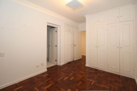 Apartamento para alugar com 240m², 3 quartos e 3 vagasSuíte 2