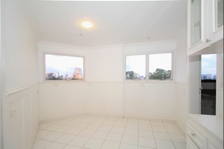 Apartamento para alugar com 240m², 3 quartos e 3 vagasCopa