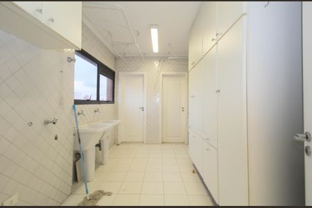 Apartamento para alugar com 240m², 3 quartos e 3 vagasÁrea de Serviço