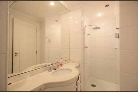 Apartamento para alugar com 240m², 3 quartos e 3 vagasBanheiro 2