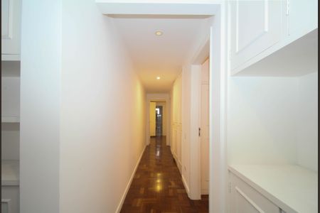 Apartamento para alugar com 240m², 3 quartos e 3 vagascorredor 