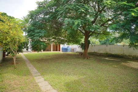Casa para alugar com 600m², 2 quartos e 6 vagasQuintal