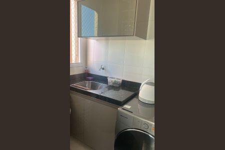 Cozinha de apartamento para alugar com 3 quartos, 90m² em Jardim Finotti, Uberlândia