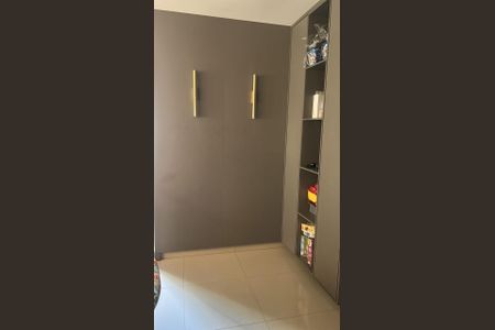 Quarto de apartamento para alugar com 3 quartos, 90m² em Jardim Finotti, Uberlândia