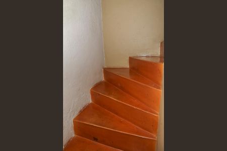 Casa à venda com 144m², 3 quartos e 1 vagaCasa 2 - Escada