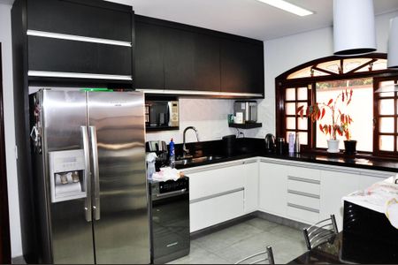 Casa à venda com 210m², 3 quartos e 3 vagas