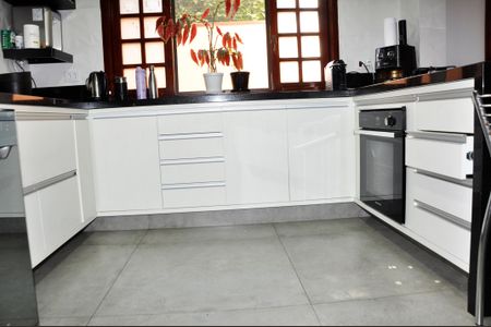 Casa à venda com 210m², 3 quartos e 3 vagas