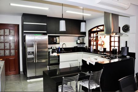 Casa à venda com 210m², 3 quartos e 3 vagas