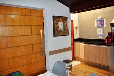 Casa à venda com 210m², 3 quartos e 3 vagas