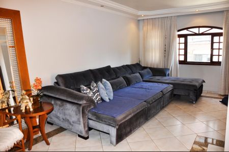 Casa à venda com 3 quartos, 210m² em Vila Pereira Barreto, São Paulo